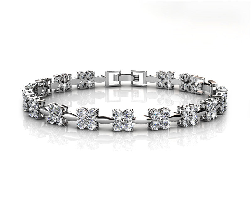 Sweet Bracelet, Cyncerity Jewellery in White Gold with crystals from Swarovski®